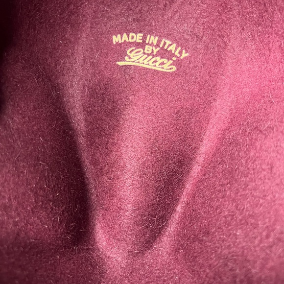 Authentic GUCCI Felt and Pheasant Feather GG Trilby Hat in Burgundy. - Picture 8 of 10